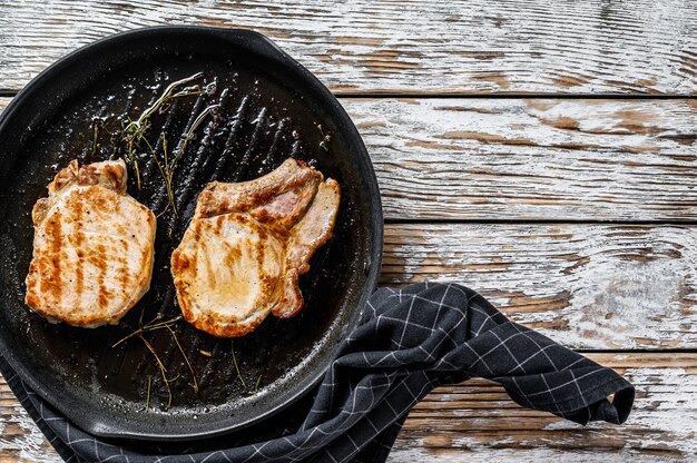 Chuletón de cerdo a la parrilla.