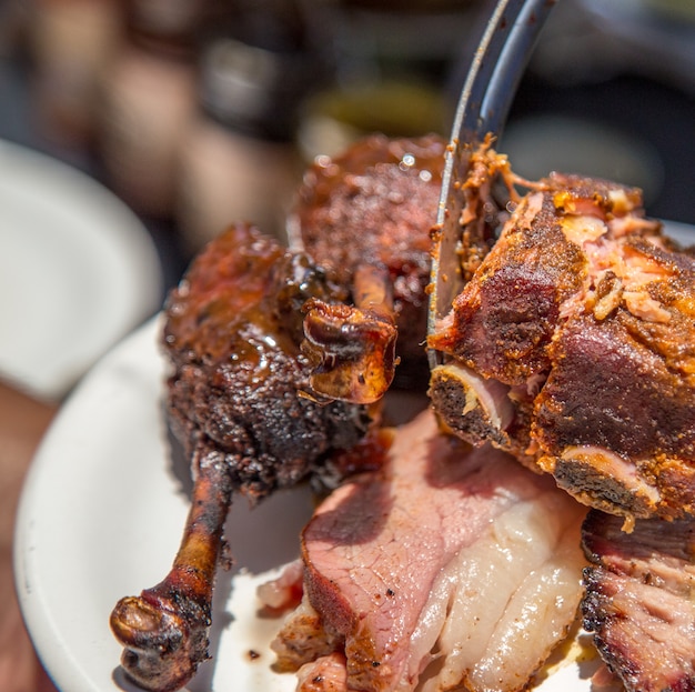 Foto churrasco brasileiro tradicional