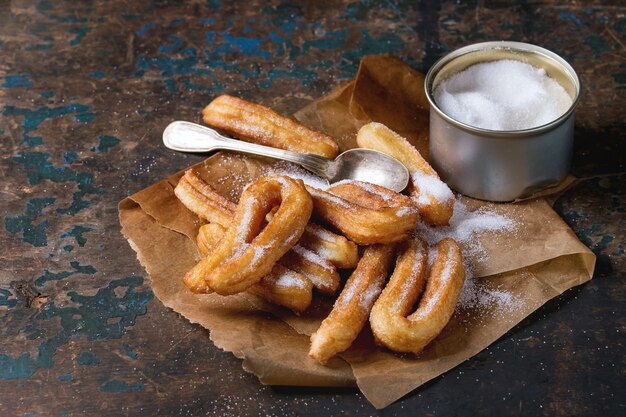 Churros espanhóis tradicionais com açúcar