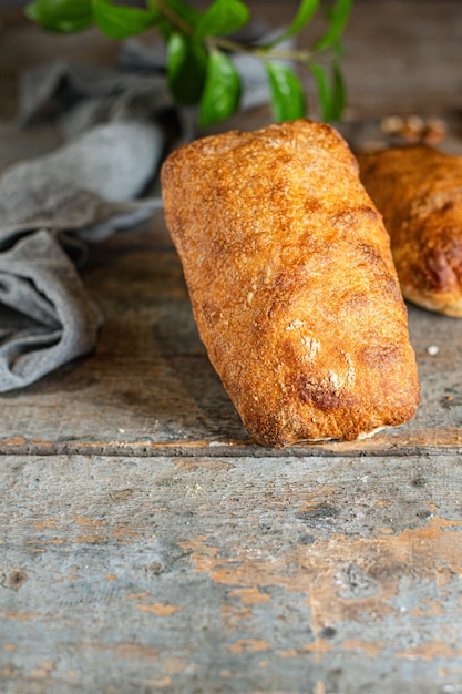 Ciabatta hausgemachte italienische Brot Rezept Portion auf dem Tisch