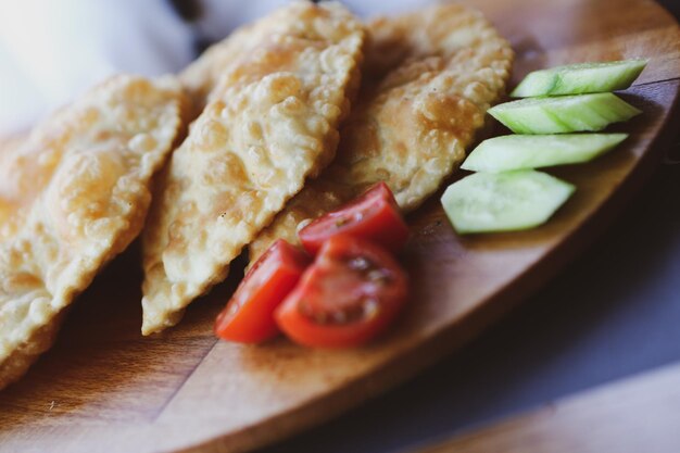 Ciborek es un pastel tradicional en la cocina turca. Ciborek es un borek en forma de media luna, lleno de