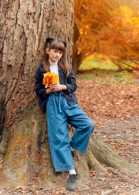 cicatrizarse, de, retrato, de, niña, en, otoño, parque