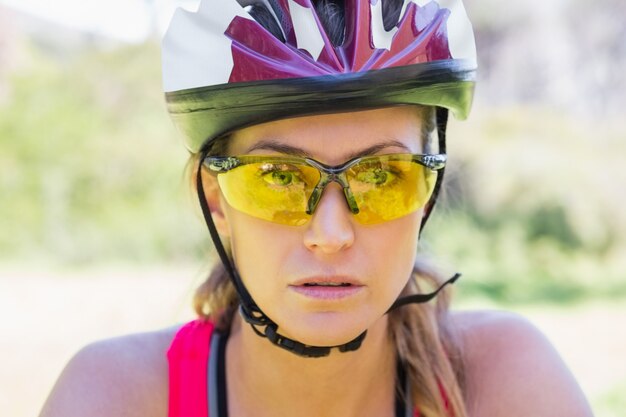 Ciclismo focado da mulher