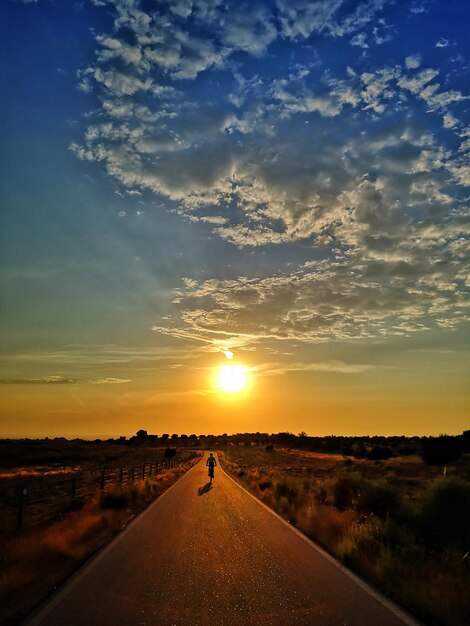 Foto el ciclista del amanecer