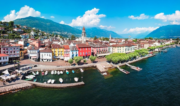 Cidade de Locarno no Lago Maggiore