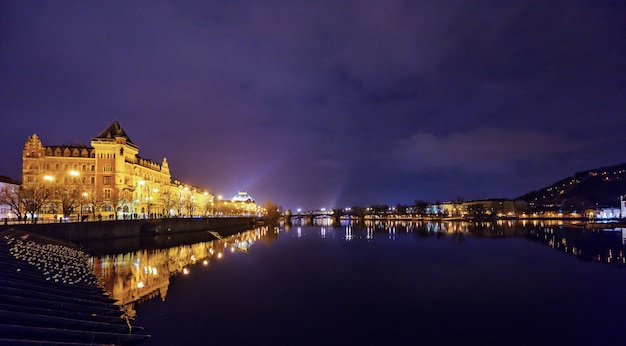 Cidade de praga à noite