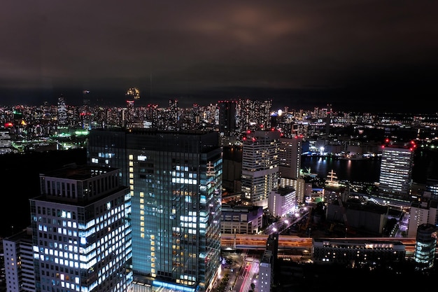 Cidade de tóquio à noite