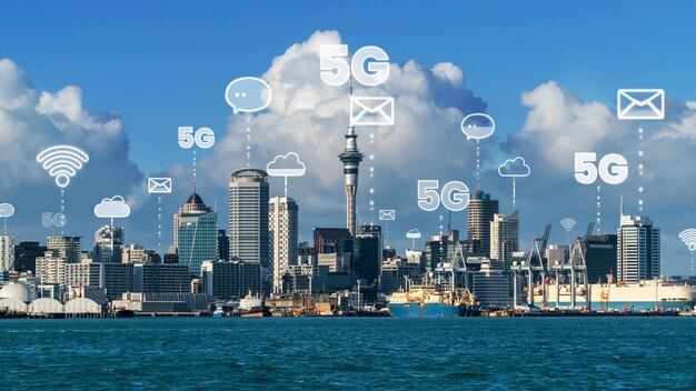 Cidade digital inteligente com gráfico abstrato de globalização mostrando a rede de conexão