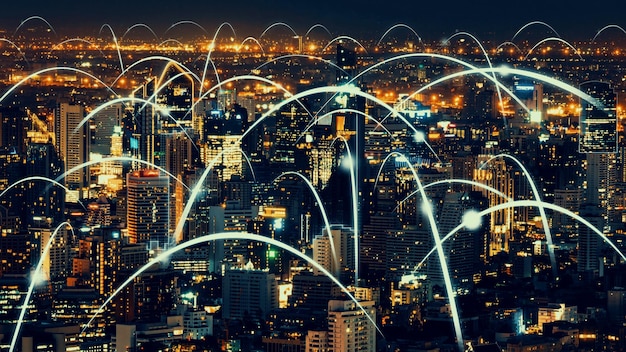 Cidade digital inteligente com gráfico abstrato de globalização mostrando rede de conexão