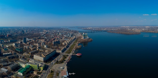 Cidade Dnieper e a vista aérea do rio