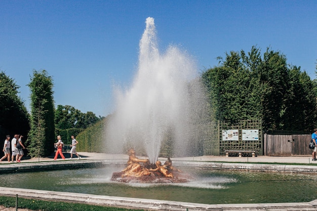 Cidade francesa de Versalhes, Palácio de Versalhes e jardim