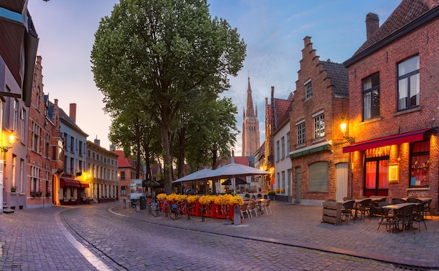 Cidade velha à noite, Bruges, Bélgica
