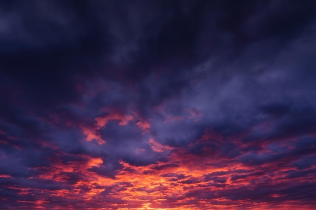 Cielo al atardecer o al amanecer fondo natural abstracto