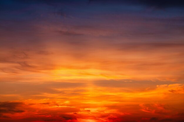 Cielo al atardecer o al amanecer fondo natural abstracto