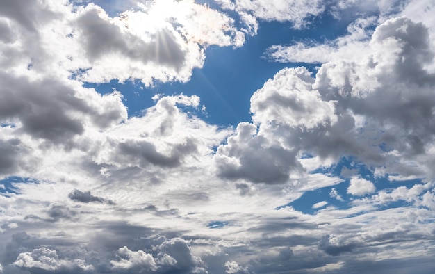 Cielo azul bonito