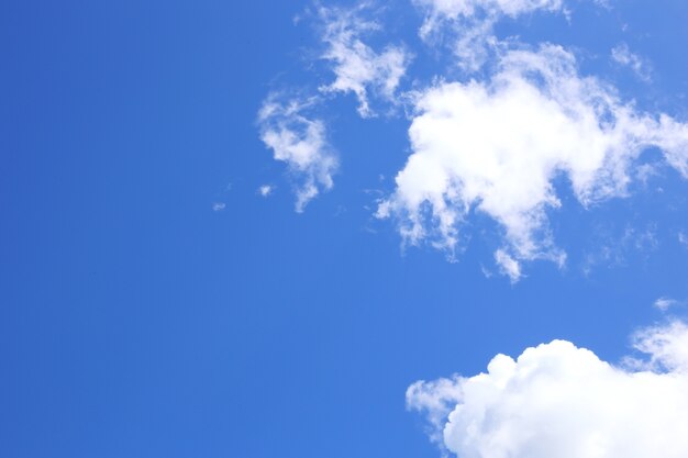Foto cielo azul, fondo natural.