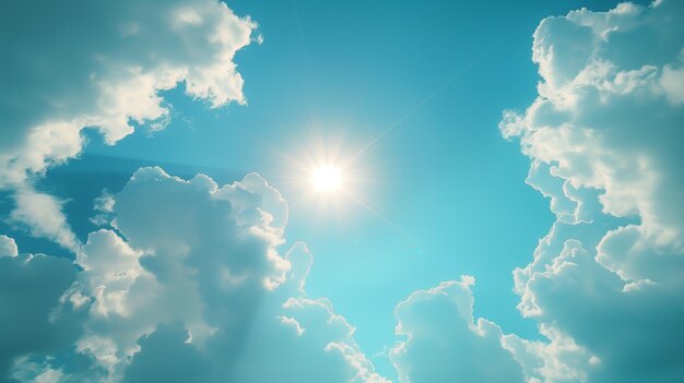 Cielo azul con gradiente de nubes fondo blanco claro belleza nublado claro en el sol