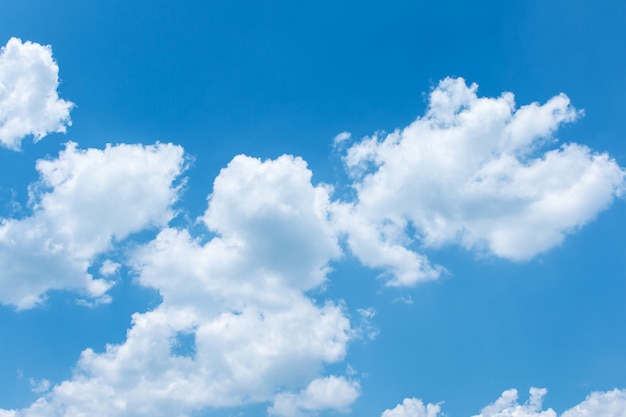 Cielo azul y nube blanca blackground