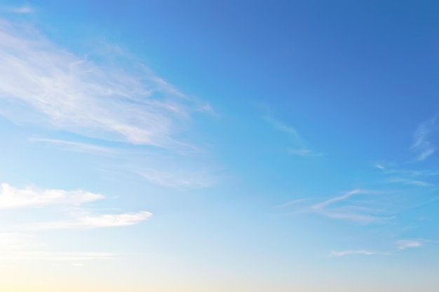 cielo azul nubes fondo abstracto horizonte paisaje naturaleza paraíso aire