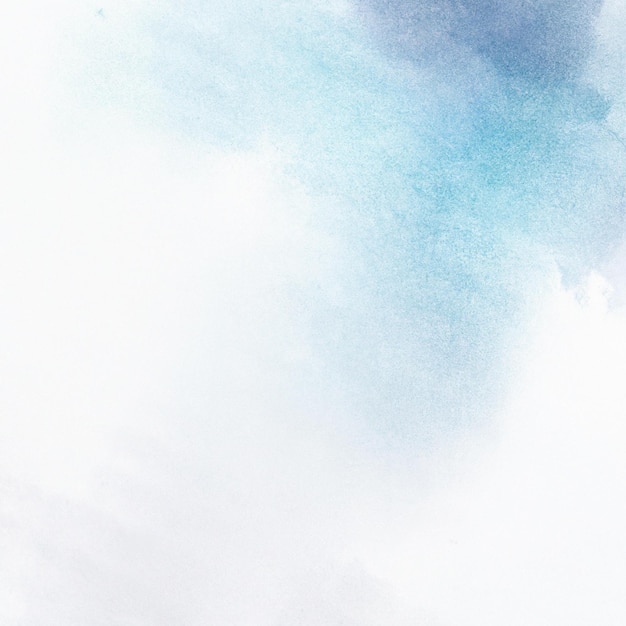 Un cielo azul con nubes en el fondo