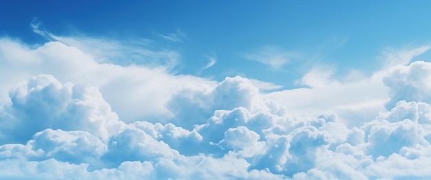 El cielo azul nublado el fondo del cielo azul con pequeñas nubes