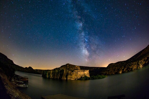 Foto el cielo de la ciudad del río