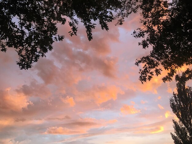 Un cielo dramático sobre un cielo nublado