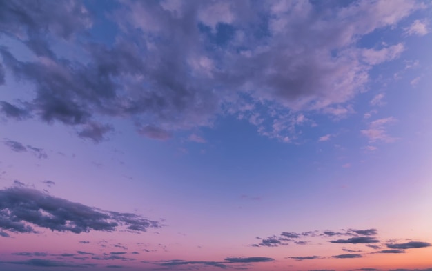 Cielo estrellado de la tarde por la mañana antes del amanecer Fondo natural brillante