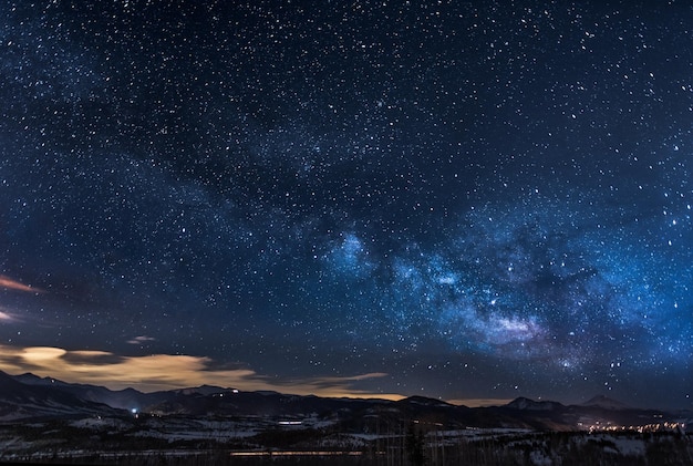 Cielo nocturno con estrellas