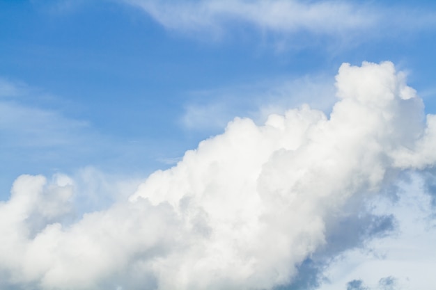 Cielo y nube