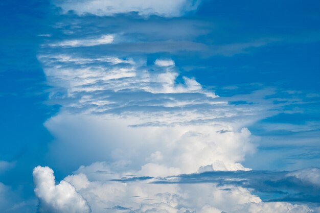 Cielo y nube