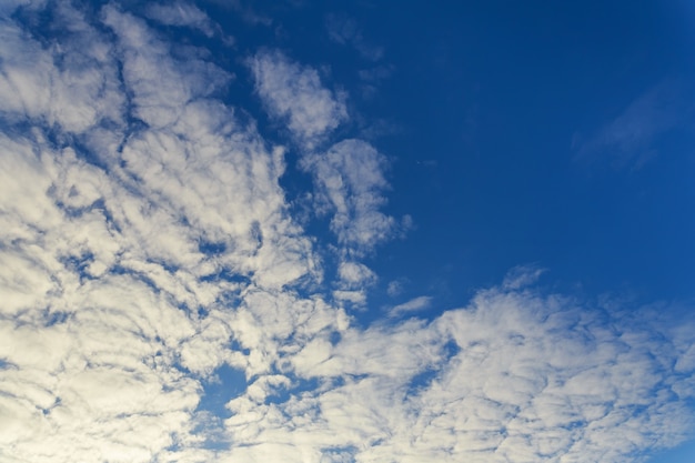 Cielo nubes, cielo con nubes y sol cielo nubes