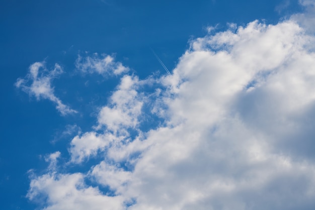 Cielo y nubes