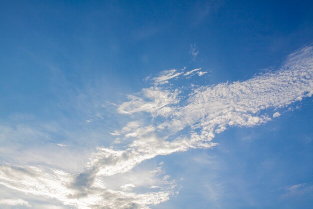 Cielo y nubes