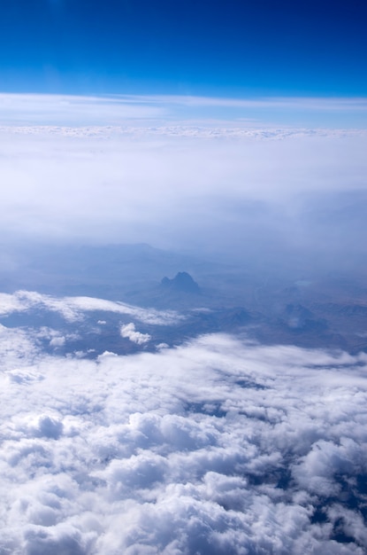 Cielo y nubes