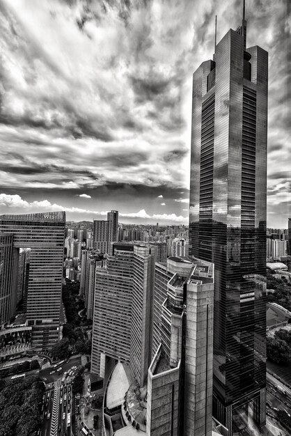 Foto cielo nublado sobre la ciudad