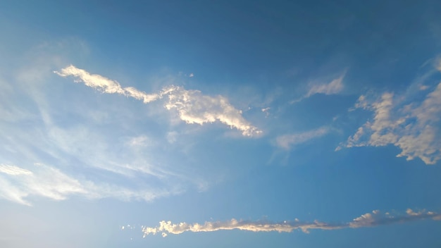 El cielo sobre el lago