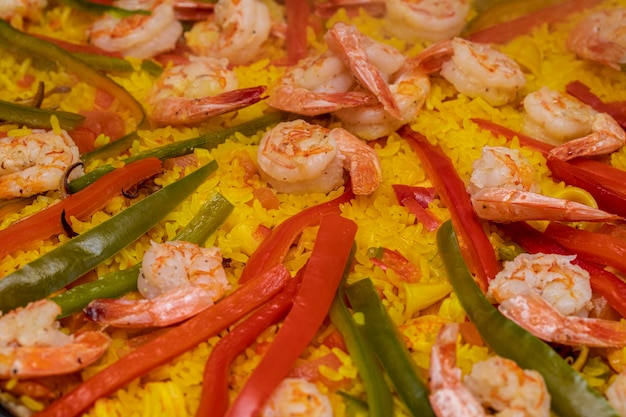 Ciérrese para arriba en la comida tradicional española de la paella de Valencia.