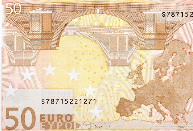 Ciérrese encima del detalle macro del billete de banco del dinero de cincuenta euros. Foto de alta resolución.