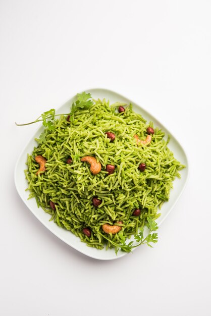 Cilantro, arroz con cilantro también llamado Dhaniya Chawal o pulao o kothamalli en India