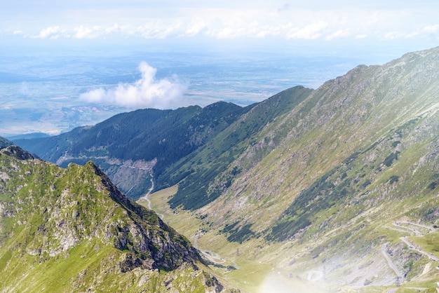 La cima de las montañas de Fagaras