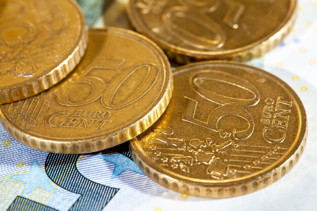 Cinquenta centavos de euro estão na nota de 50 euros
