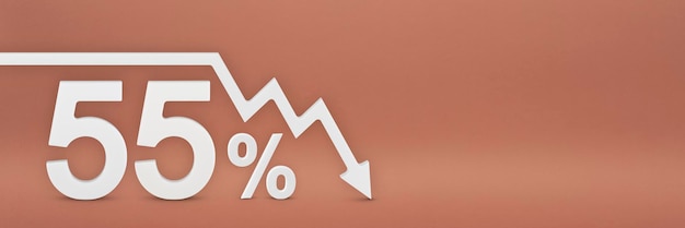 Cinquenta e cinco por cento a seta no gráfico está apontando para baixo Queda do mercado de ações inflação do mercado Colapso econômico de açõesbanner 3dSinal de desconto de 55% em um fundo vermelho