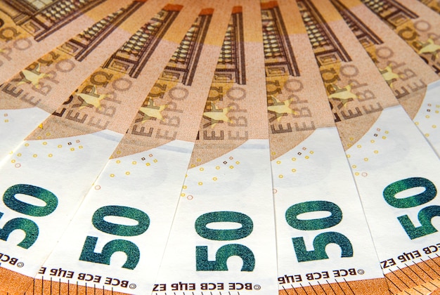 Foto cinquenta notas de euro de um novo tipo, close-up