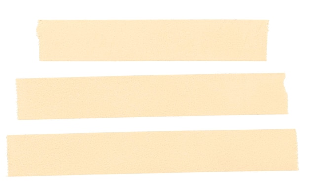 Foto cinta adhesiva de papel beige aislada sobre fondo blanco