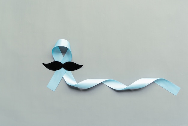 Cinta azul clara de noviembre con bigote mes de concientización sobre el cáncer de próstata