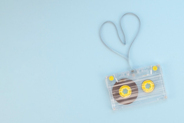 Foto cinta de cassette con concepto de corazón