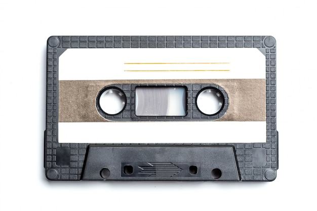Cinta de cassette de la vendimia aislada en blanco