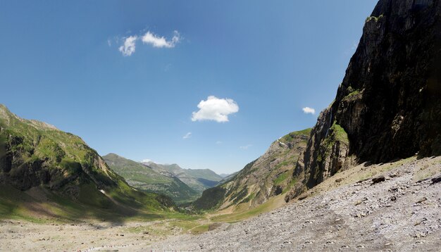 Circo de gavarnie nas montanhas dos altos pirenéus franceses