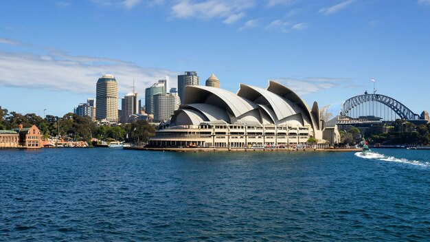 Circular Quay y Opera House Sydney Australia La ópera de Sydney con transbordadores en el frente